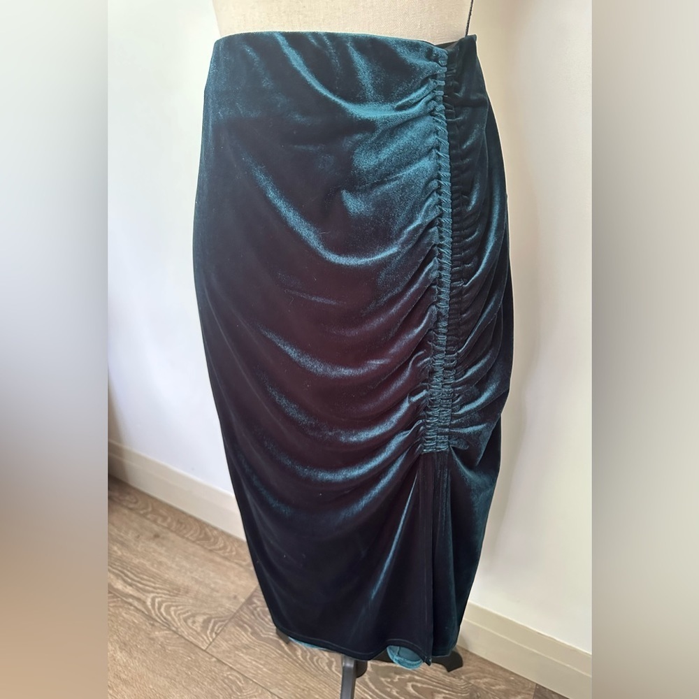 Laundry by Shelli Segal Green Velvet  Midi Skirt Womens M NWOT